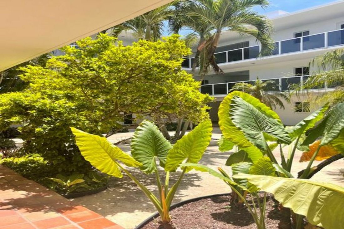 1 Harbour Way 305, Bal Harbour, Fl In Bal Harbour, Florida, United