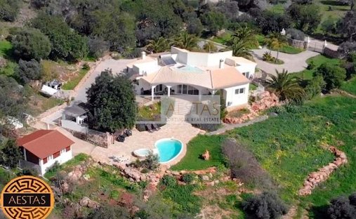 Villa in Santa Bárbara de Nexe, Algarve, Portugal 1