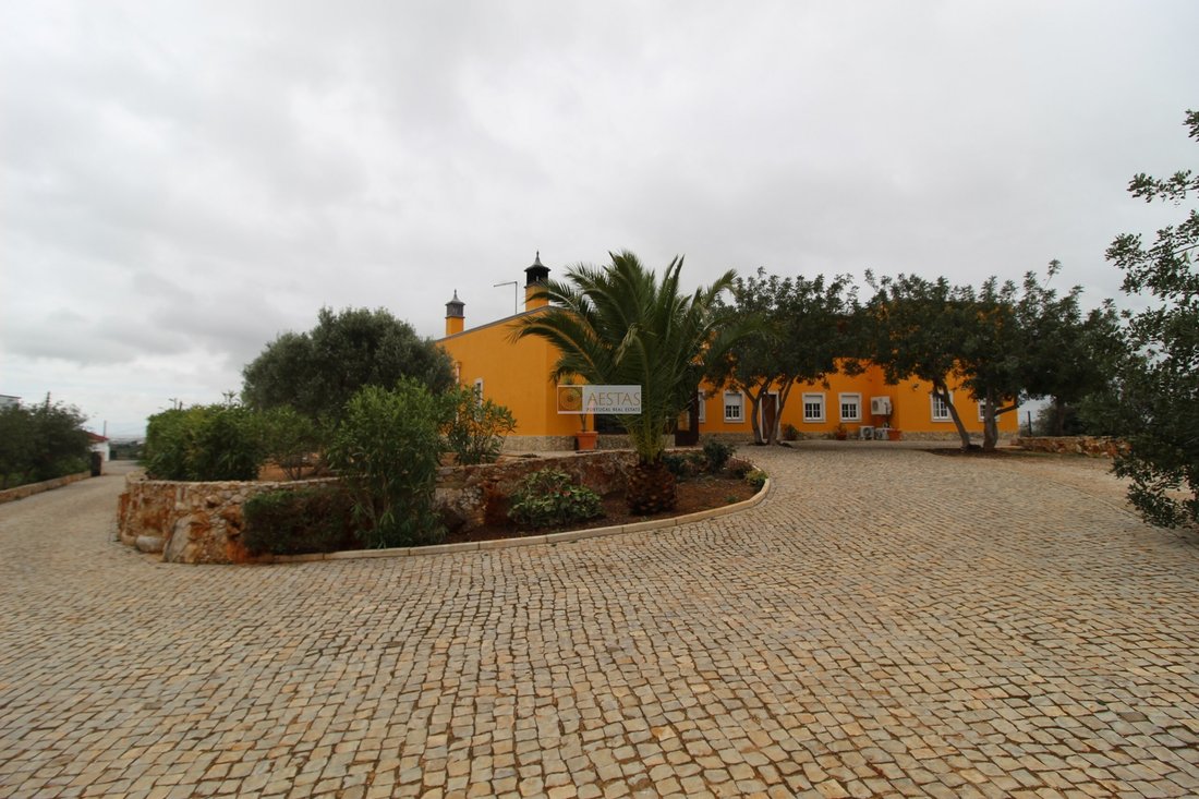 Villa in Santa Barbara de Nexe, Algarve, Portugal 2 - 11852238