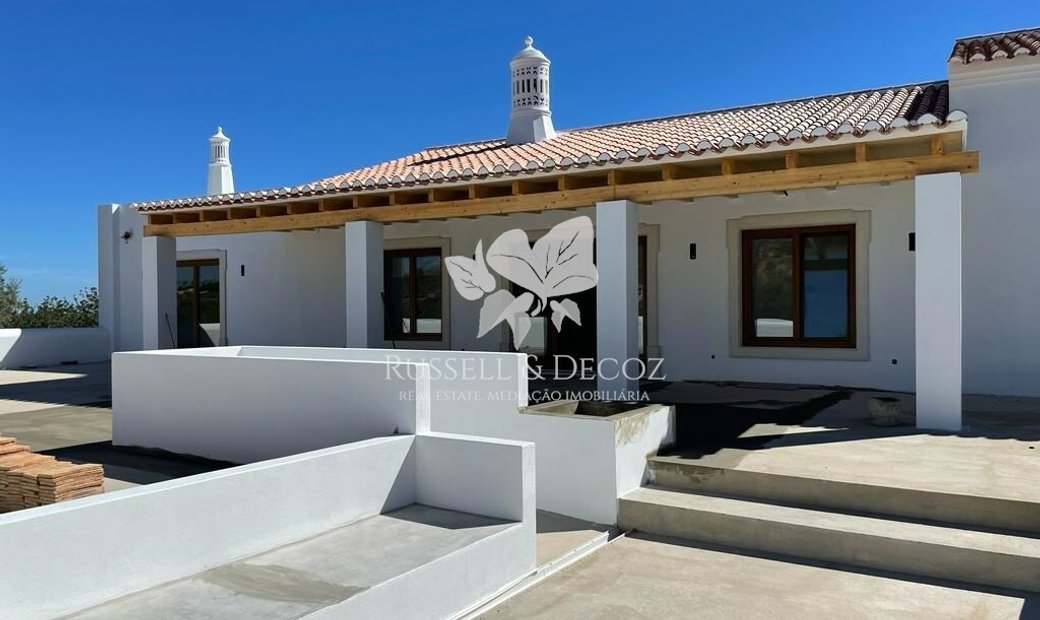 large-4-bedroom-new-farmhouse-with-pool-and-in-almancil-algarve