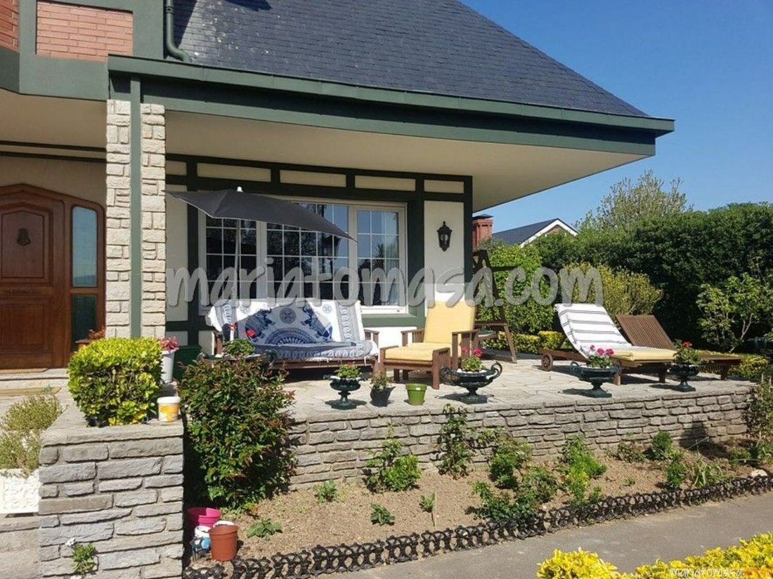 Villa Excepcional Y Grande De 8 Dormitorios, En In Getxo, Basque