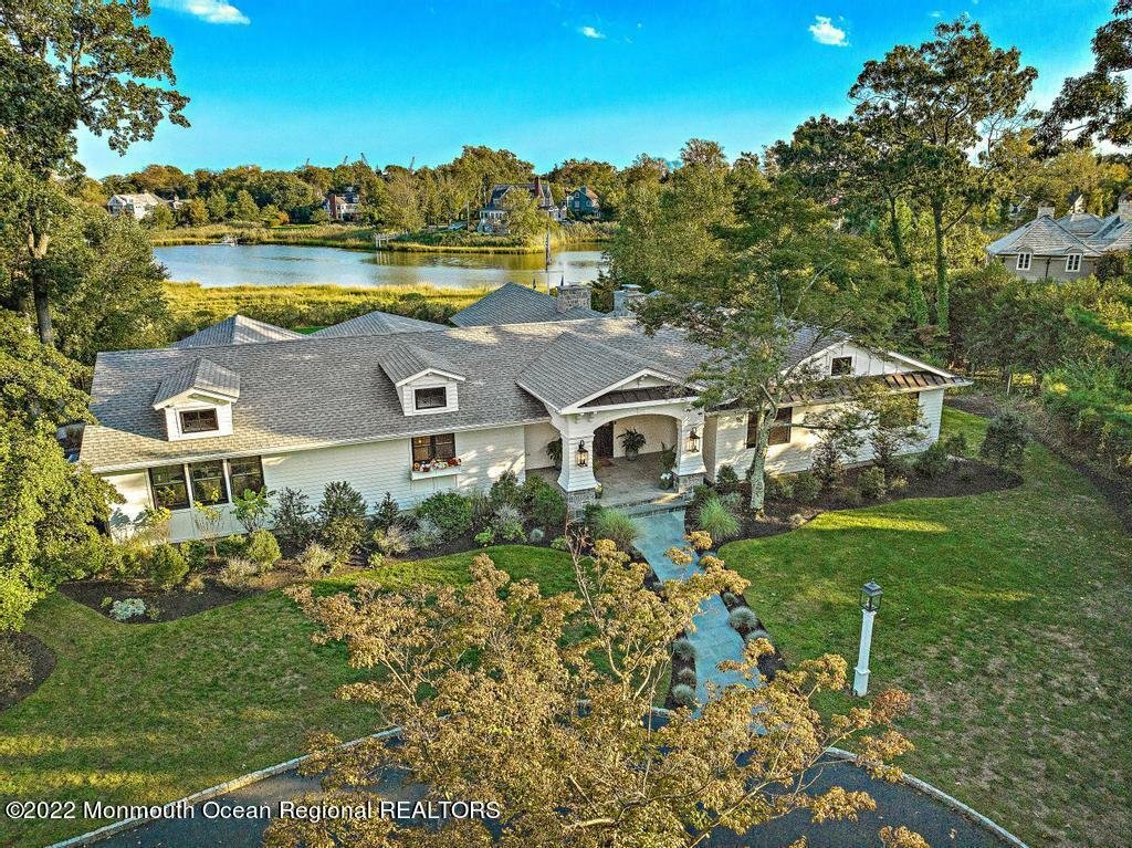 31 Black Point Horseshoe In Rumson, New Jersey, United States For Sale