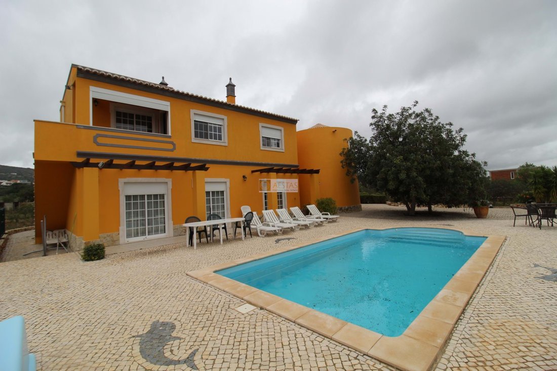Villa in Santa Barbara de Nexe, Algarve, Portugal 1 - 11852238