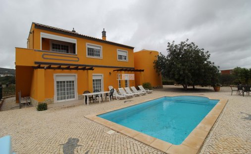 Villa à Santa Bárbara de Nexe, Algarve, Portugal 1