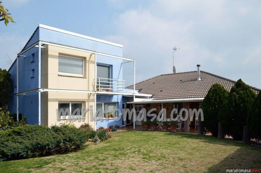 Plot Of 1638 M2, Oriented 15º In Berreaga Mendi, Basque Country, Spain