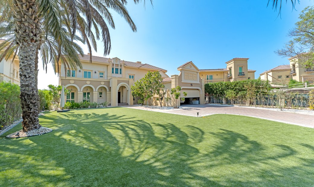 luxury-villa-for-sale-with-private-pool-in-dubai-dubai-united-arab