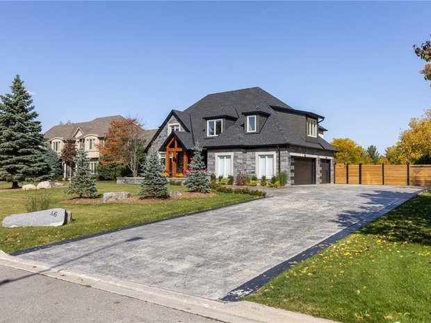 luxury-homes-with-terrace-for-sale-in-millgrove-hamilton-ontario