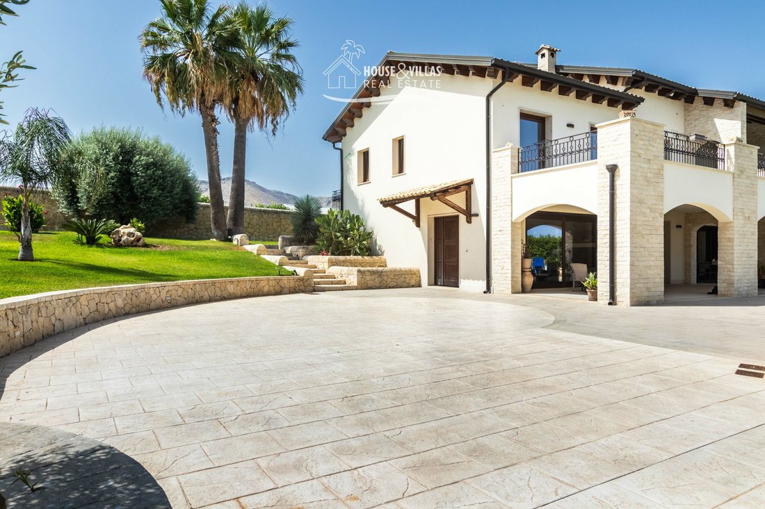 Villa With Garden And Lemon Grove In Avola In Avola, Sicily, Italy For