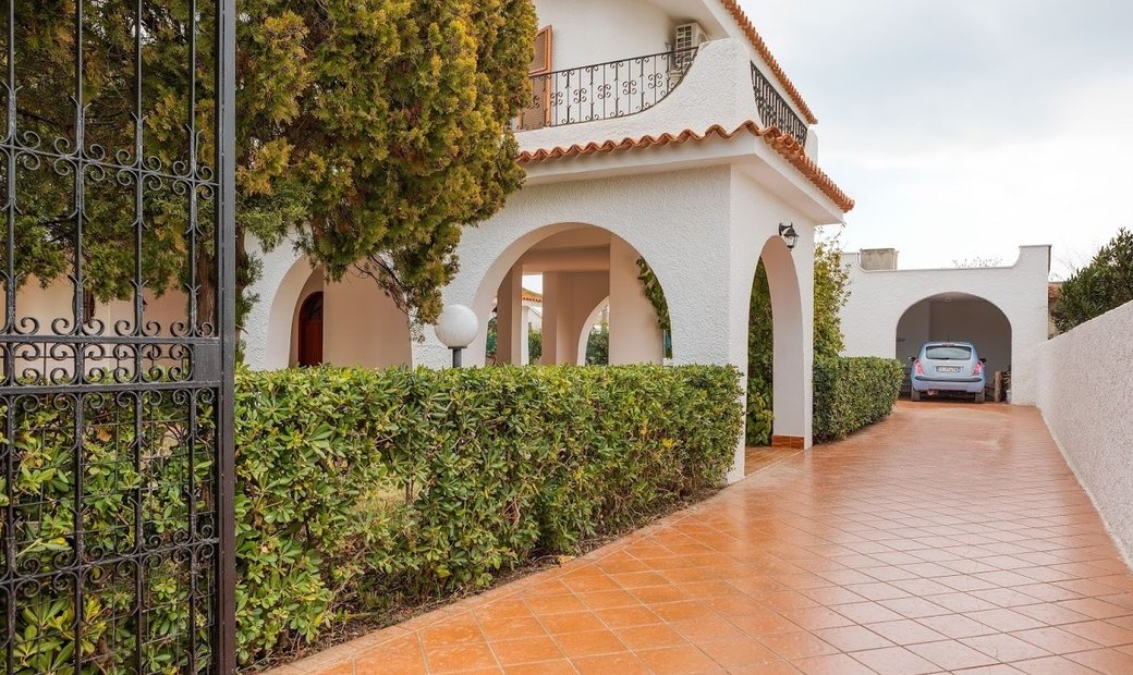 Villa Small Villa On Sale Siracusa (Sr) , In Arenella, Sicily, Italy