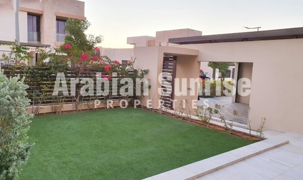 Luxurious Stand Alone Villa With In Abu Dhabi, Abu Dhabi, United Arab Emirates For Sale (12316958)
