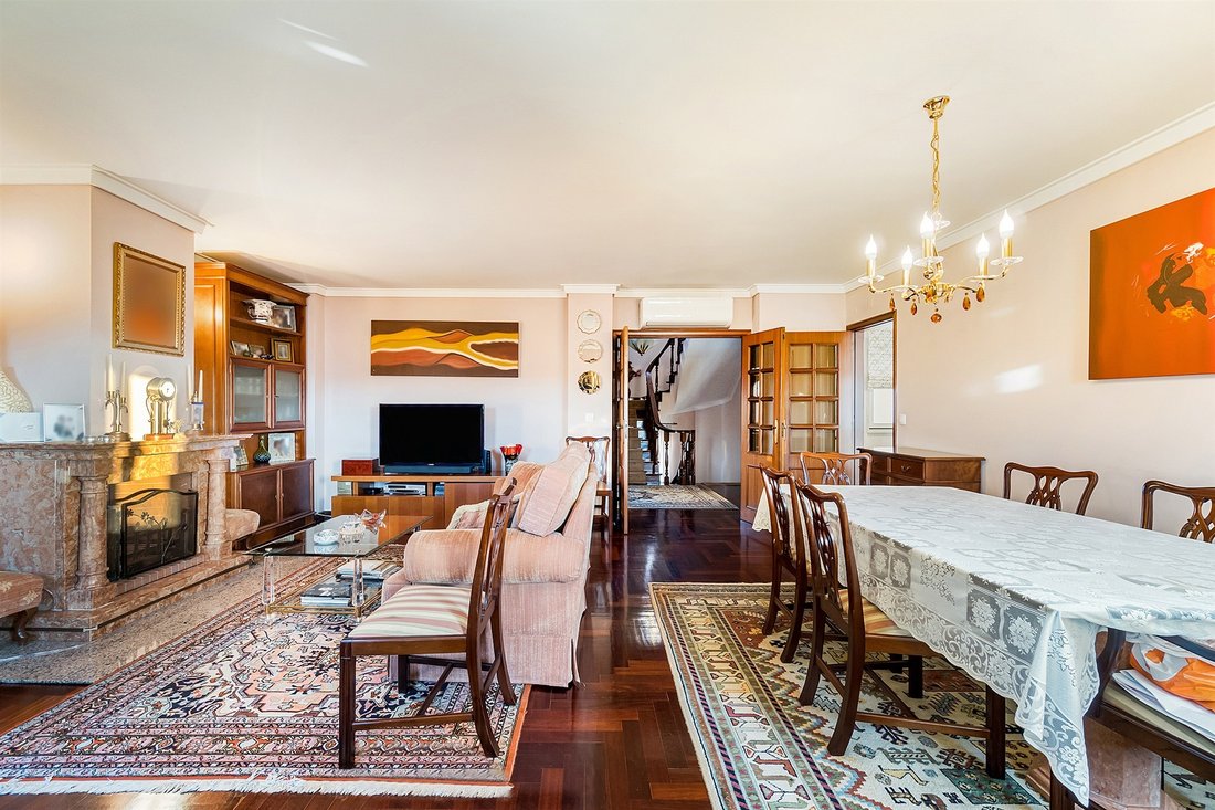 Terraced House, 4 Bedrooms, For Sale In Oeiras, Lisbon, Portugal For Sale (12321304)