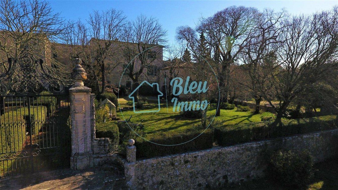 Nîmes Stone Résidence 500m² + Little House 60m² On In Nîmes, Occitanie