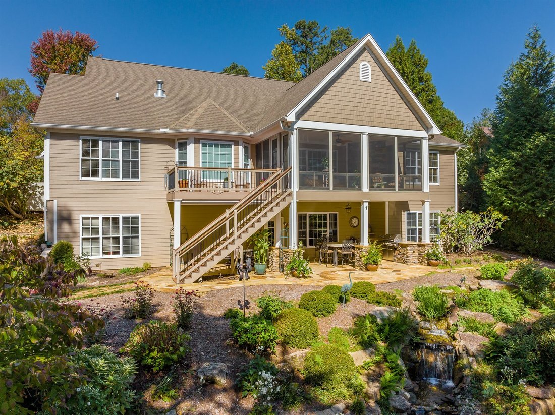 Amazing Outdoor Living With Great In Seneca, South Carolina, United States For Sale (12320866)