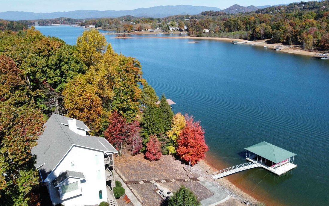 5 Bedrooms Single Family Detached In Hiawassee, United States