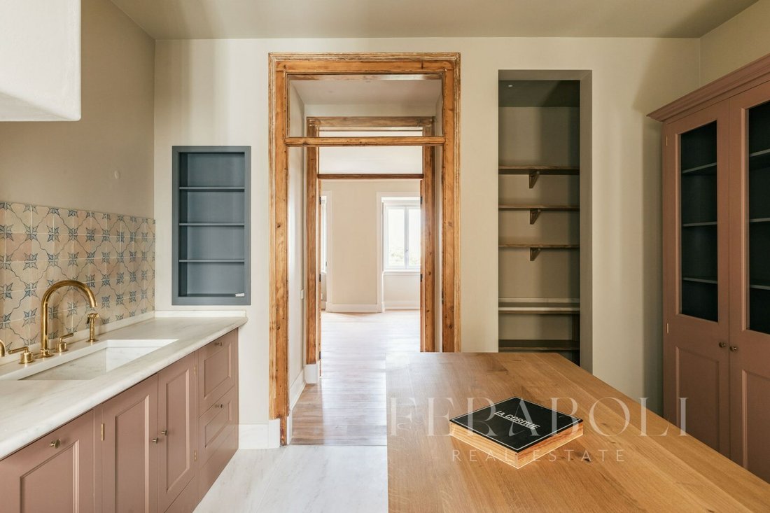 Apartment in Misericordia, Lisbon, Portugal 5 - 12324674