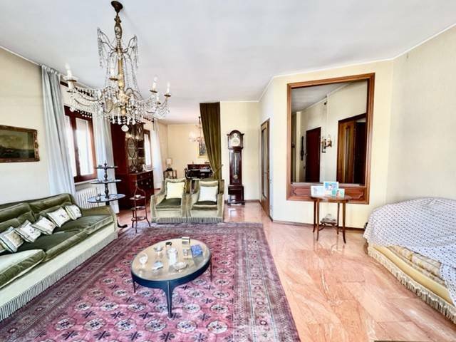 House in Borgo Palazzo District, Bergamo, Italy 2 - 12323226