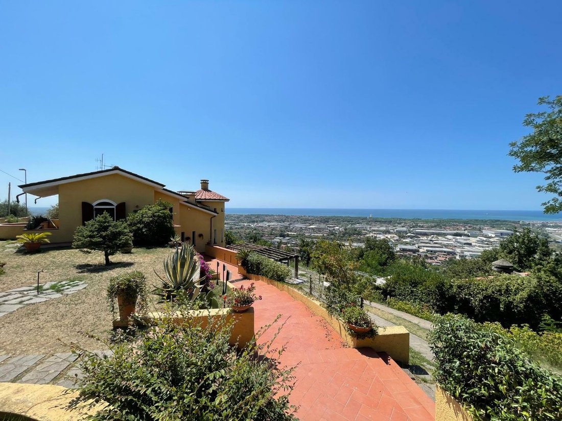 Villa in Romagnano, Massa, Tuscany 1 - 12323370
