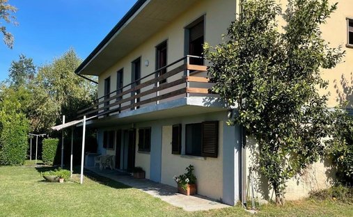 Villa a Vittoria Apuana, Forte dei Marmi, Toscana 1