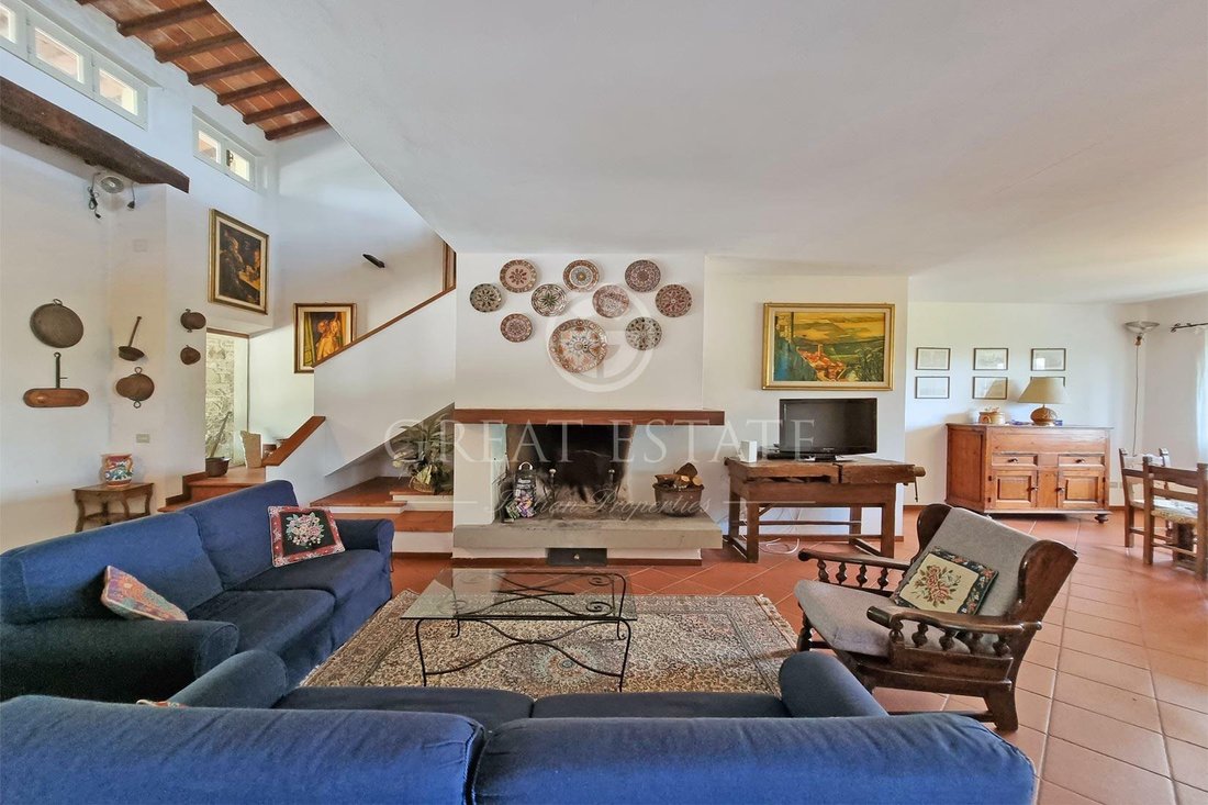 Estate in Monte San Savino, Tuscany, Italy 5 - 12324699