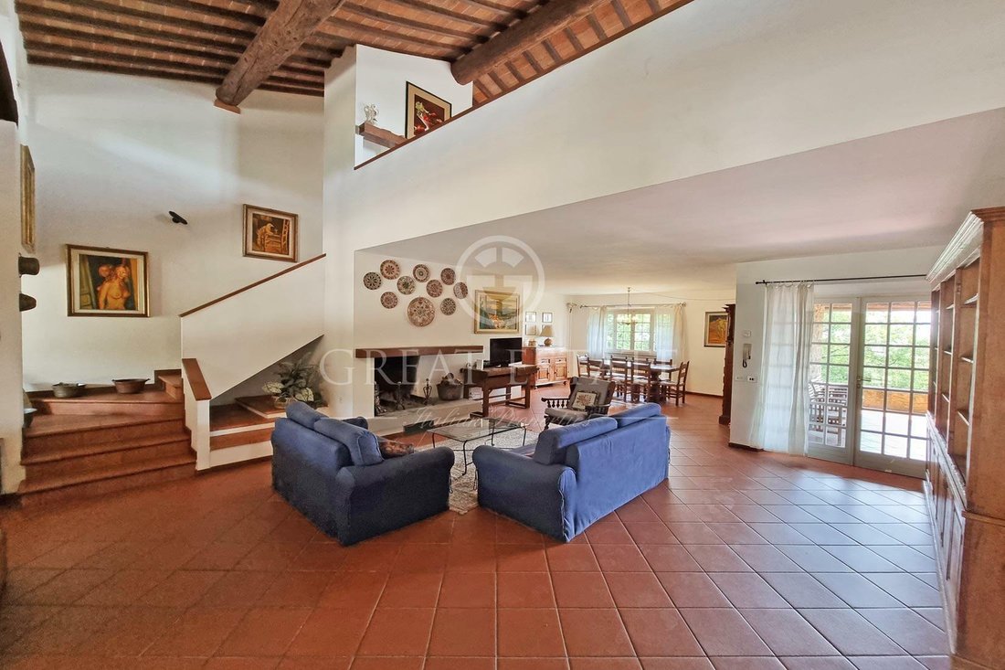 Estate in Monte San Savino, Tuscany, Italy 2 - 12324699