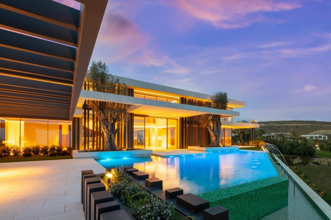 Villa in Marbella, Andalusia, Spain 2 - 12325340