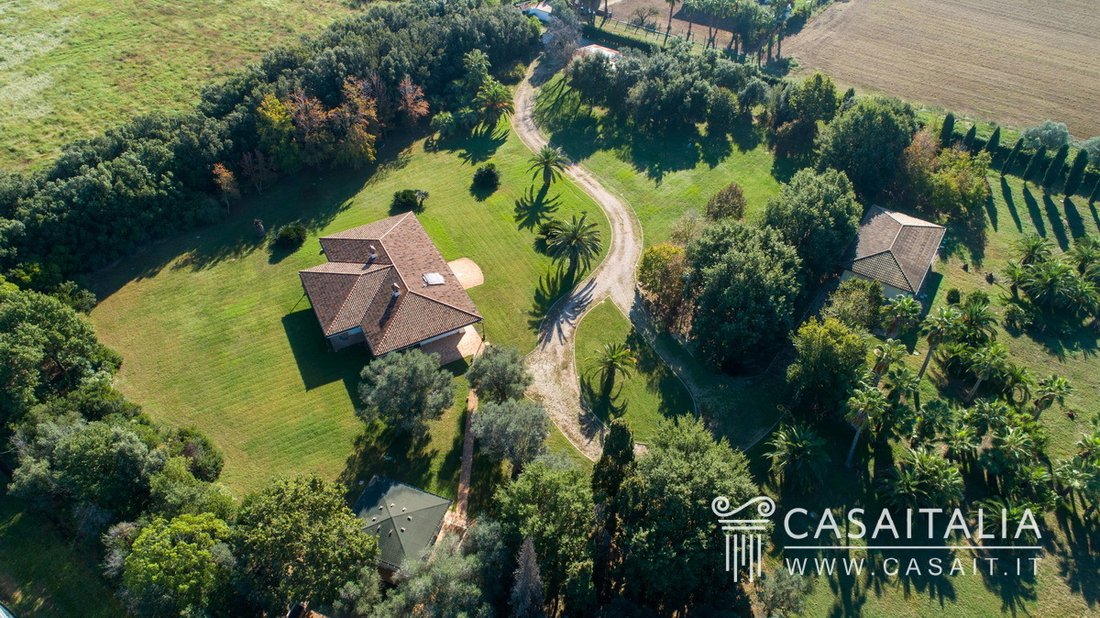 Villa With Guesthouse And Two Hectare Land For In Grappa, Lazio