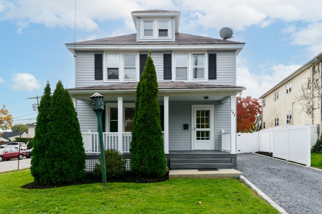 147 Glen Head Road, Glen Head, Ny, In Old Brookville, New York, United