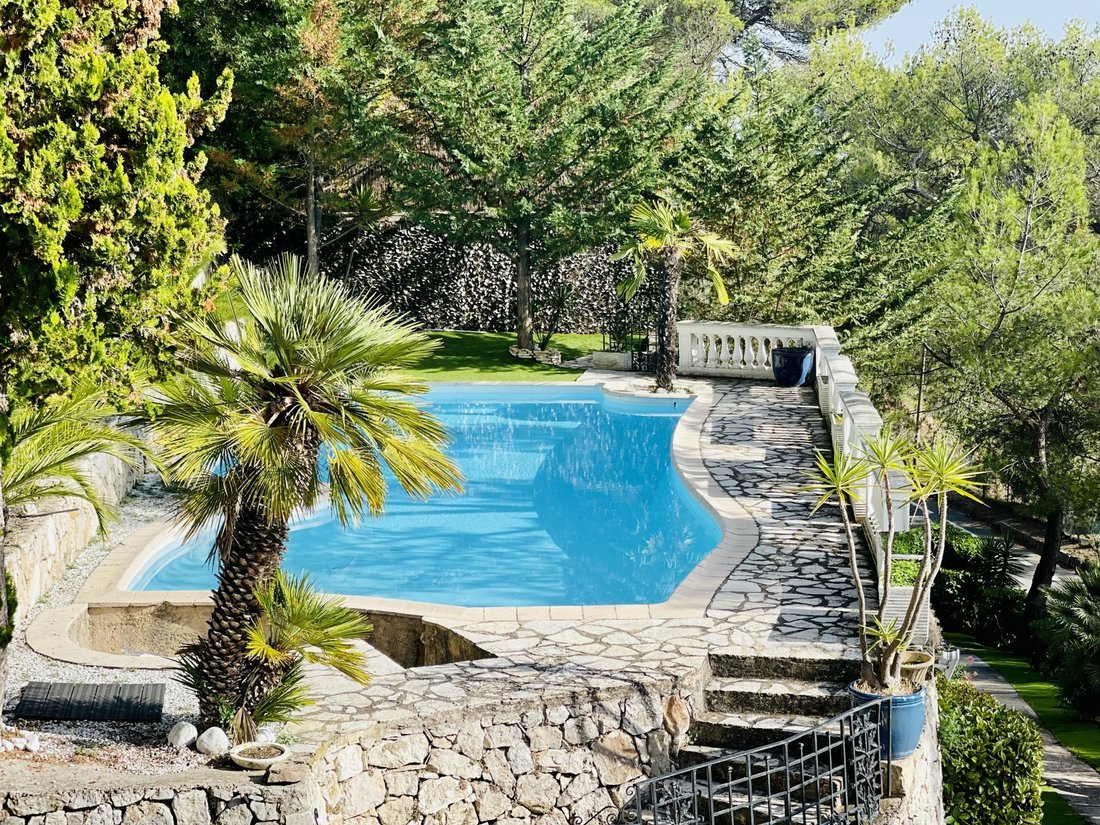 Furnished Luxury Villa For Rent In èze, Provence Alpes Côte D'azur