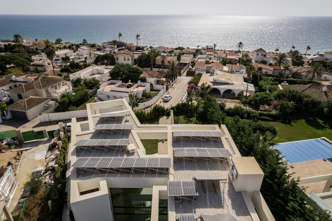 Villa in Elviria-Cabopino, Marbella, Spain 4 - 12327701