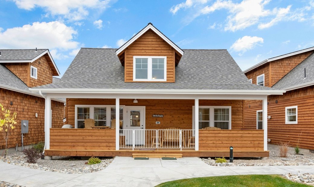 Yellie Bear Dover Bay Bungalow In South Shore, Kentucky, United States