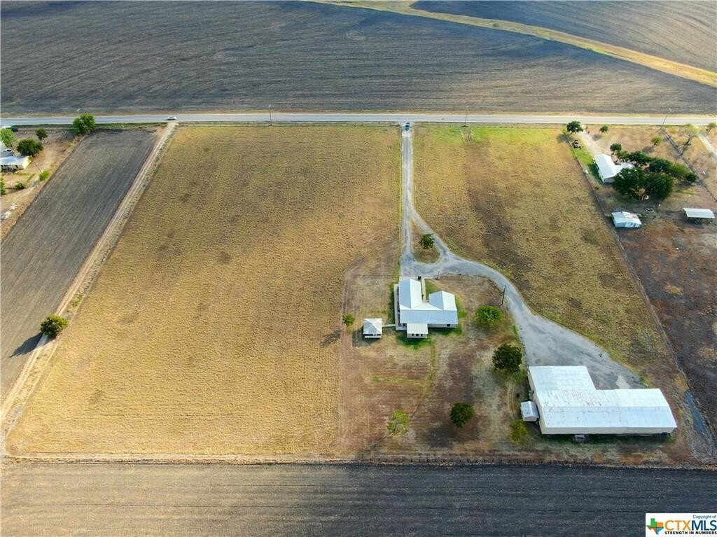 4 Bedrooms Farm/Ranch In Beyersville, Texas, United States For Sale