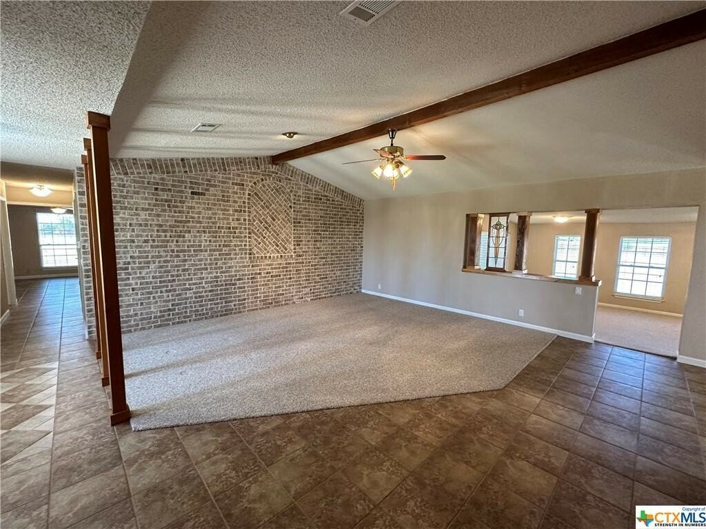 4 Bedrooms Farm/Ranch In Beyersville, Texas, United States For Sale