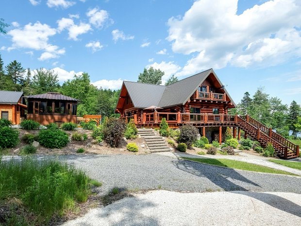 Luxury houses with garage for sale in Lac-aux-Sables, Quebec, Canada ...