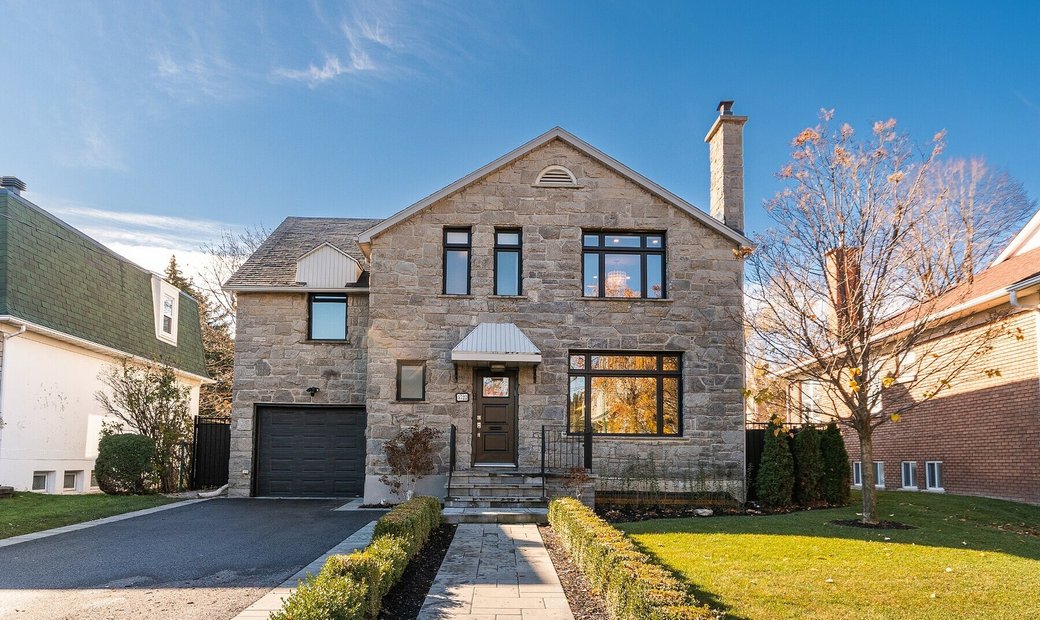 Hampstead, Montréal In Hampstead, Quebec, Canada For Sale (12330977)