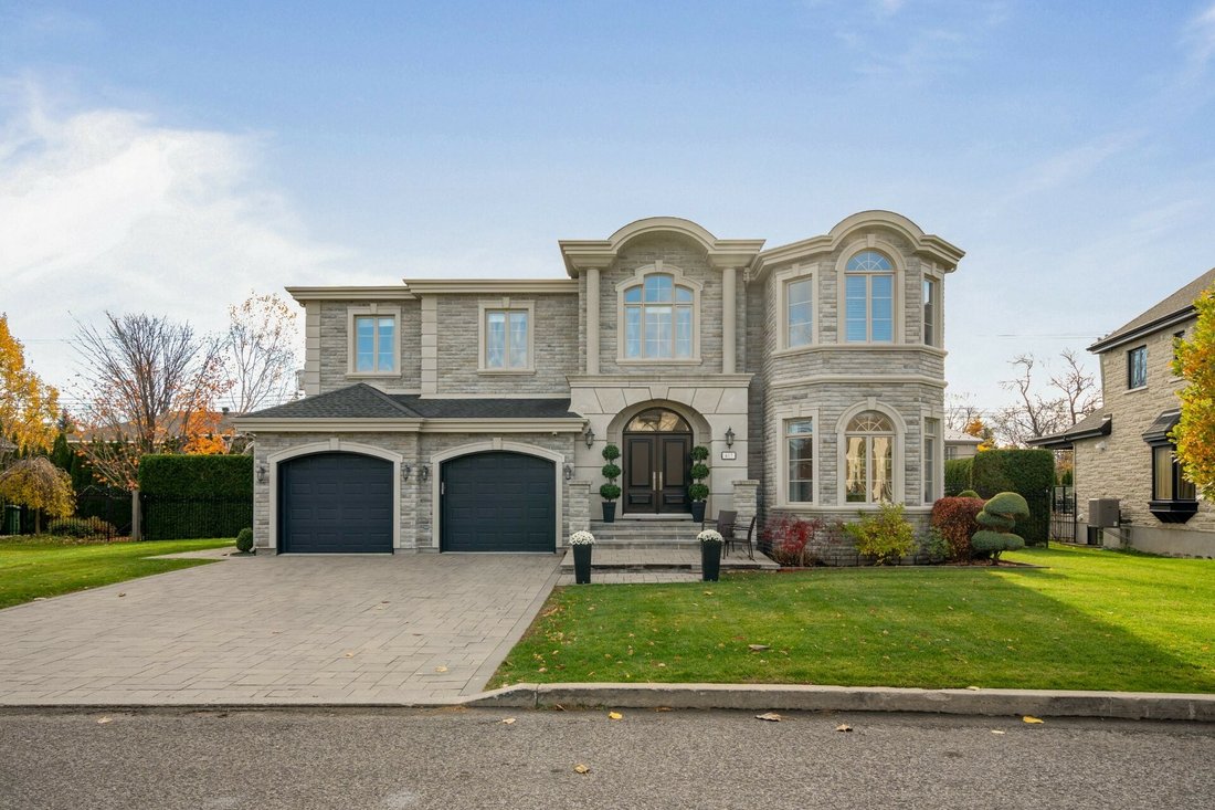 House in Beaconsfield, Quebec, Canada 1 - 12332651