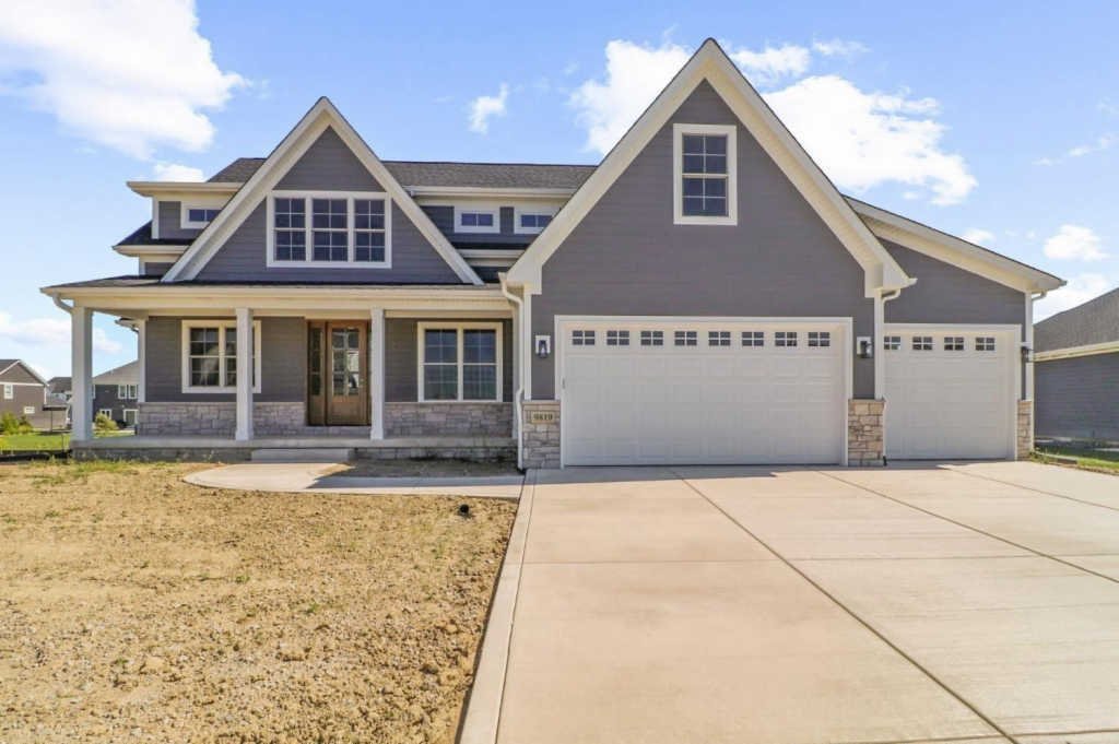 Maison Unifamiliale Individuelle à St. John Dans St. John, Indiana