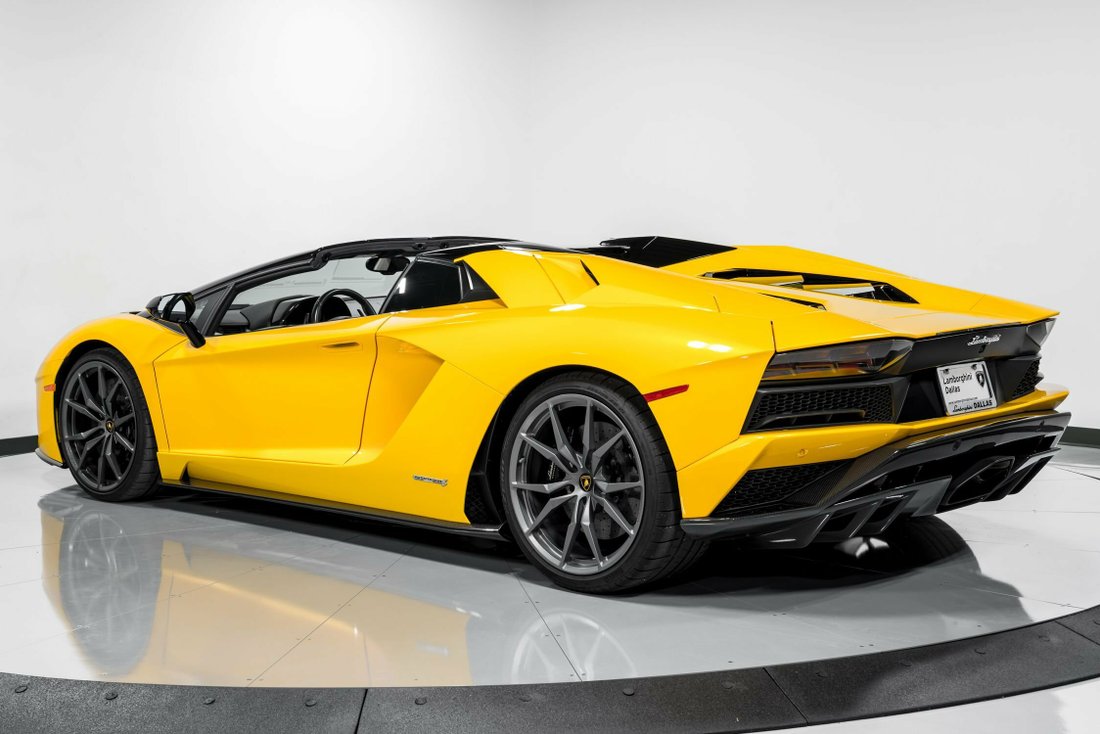 2018 Lamborghini Aventador S Roadster in Richardson, Texas, United States 5 - 12329025