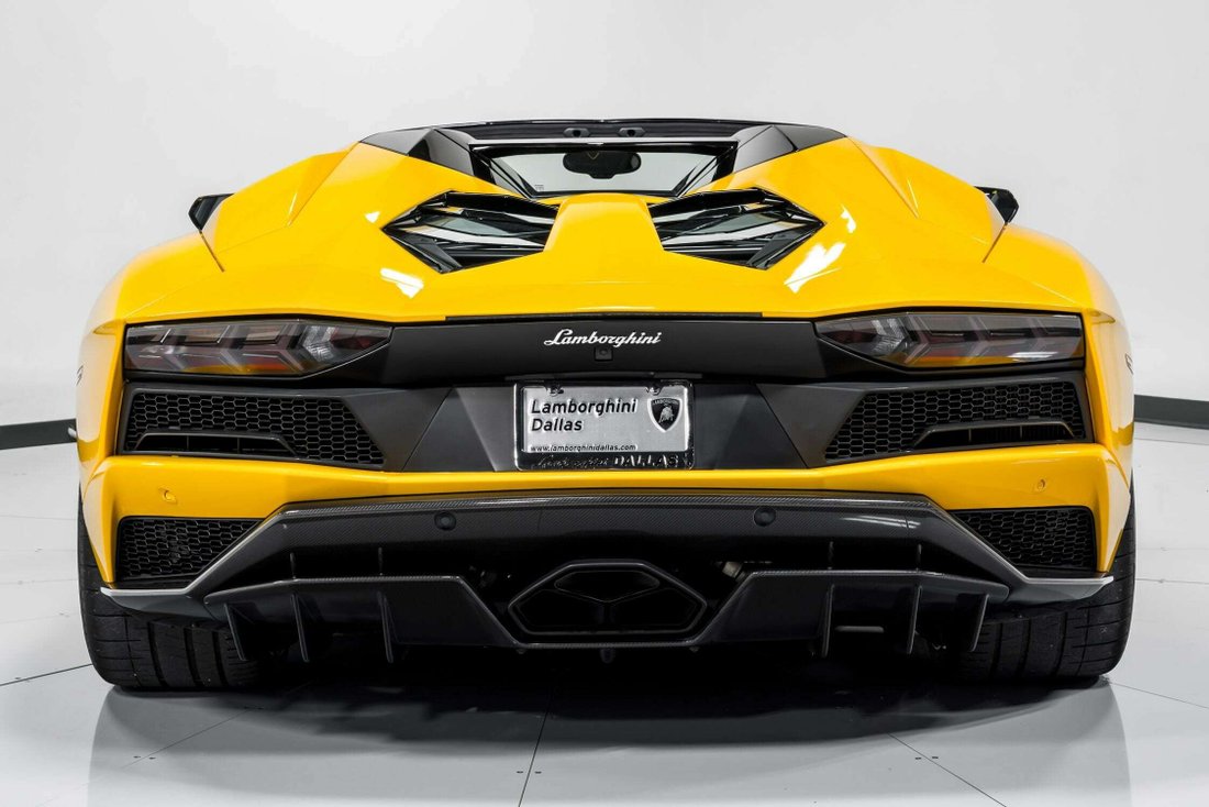 2018 Lamborghini Aventador S Roadster in Richardson, Texas, United States 4 - 12329025