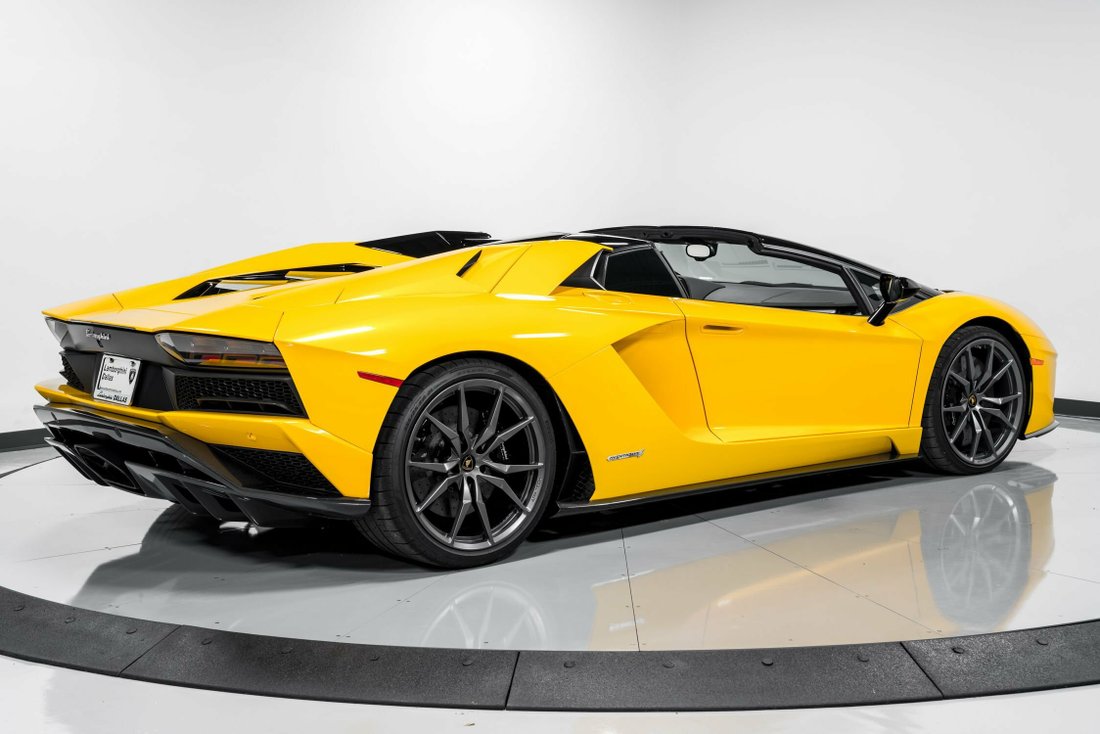 2018 Lamborghini Aventador S Roadster in Richardson, Texas, United States 3 - 12329025