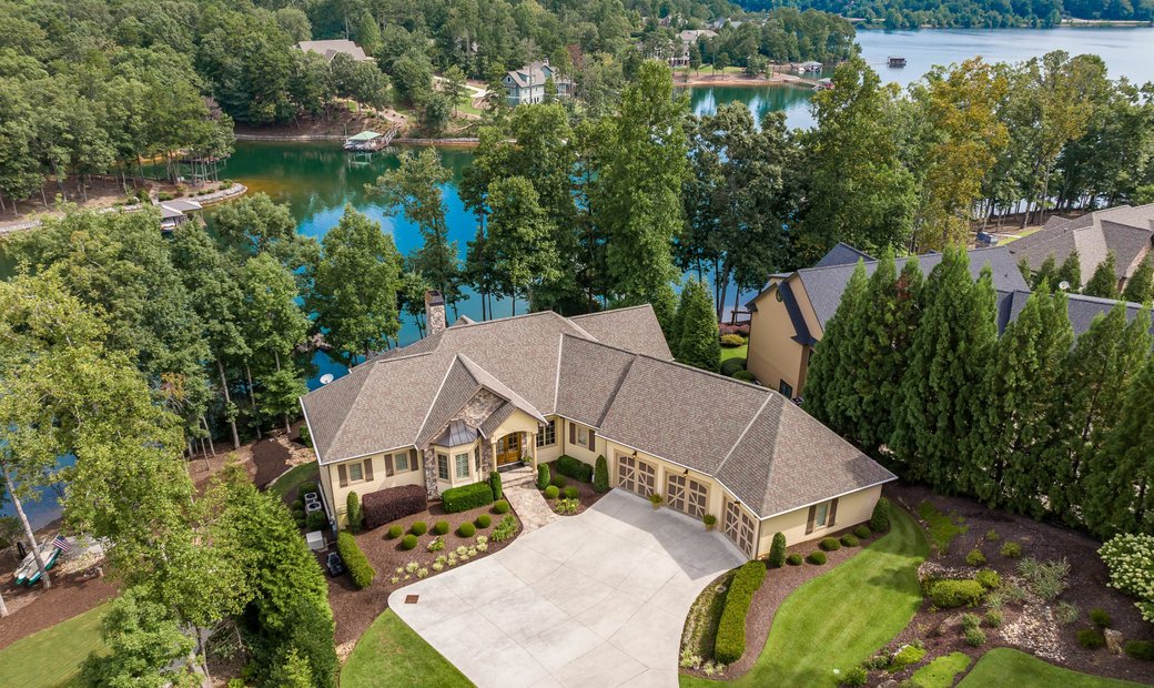 Lakefront Manor Perfect For In Seneca, South Carolina, United States