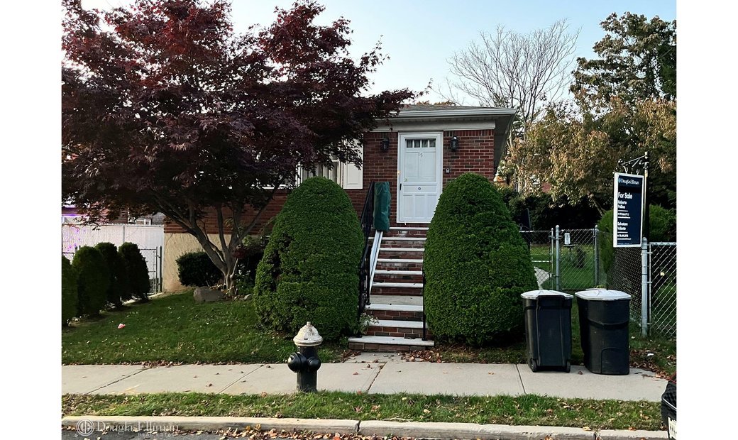 Townhouse Staten Island In New York, New York, United States For Sale