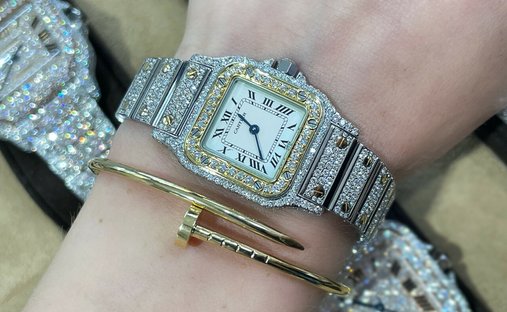 Watches 6 Cartier Santos for sale on JamesEdition