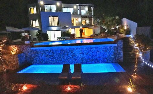 Villa in Sant Antoni de Portmany, Balearic Islands, Spain 1