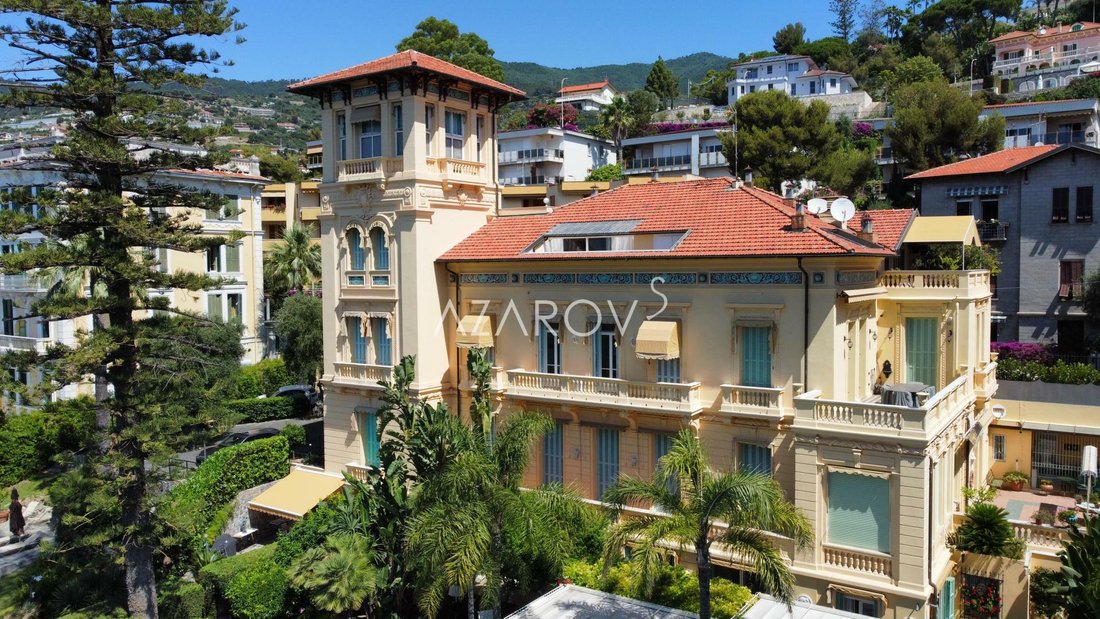 Apartment In A Villa In Ospedaletti 120 M2 In Ospedaletti, Liguria
