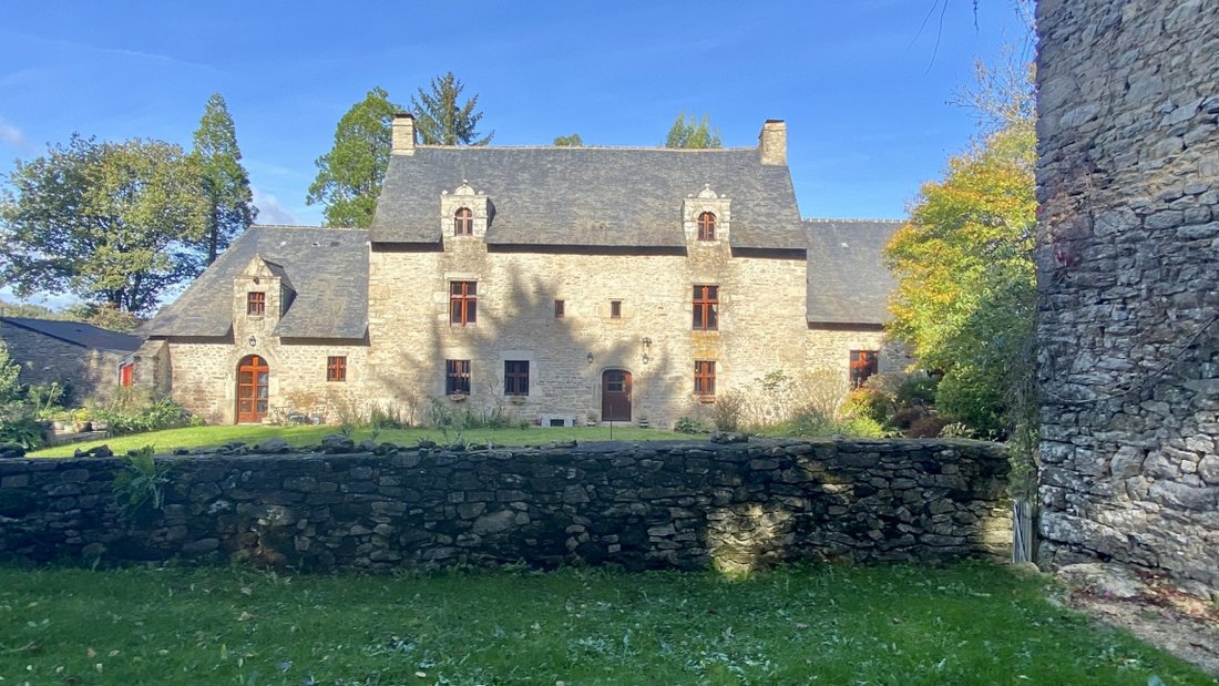 Charming Manor In South Brittany Closed To The Gulf In Auray, Brittany