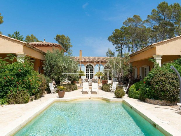 Luxury villas with terrace for sale in Seillans, Provence-Alpes-Côte d ...