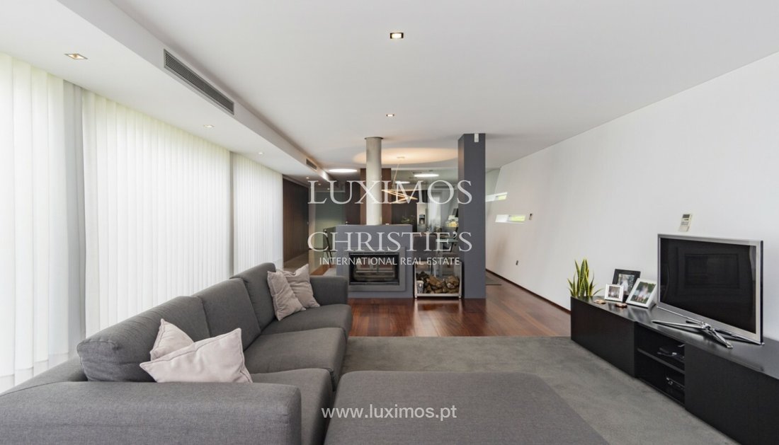 Contemporary Villa With Garden, For Sale, In In Guimaraes, Braga
