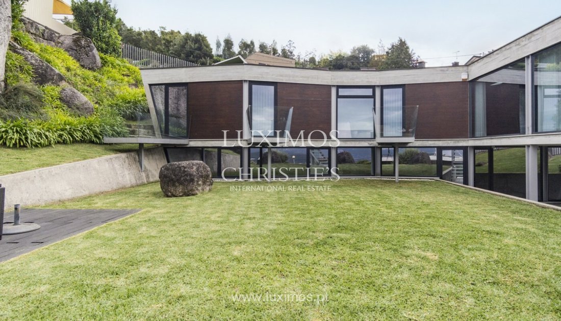 Contemporary Villa With Garden, For Sale, In In Guimaraes, Braga