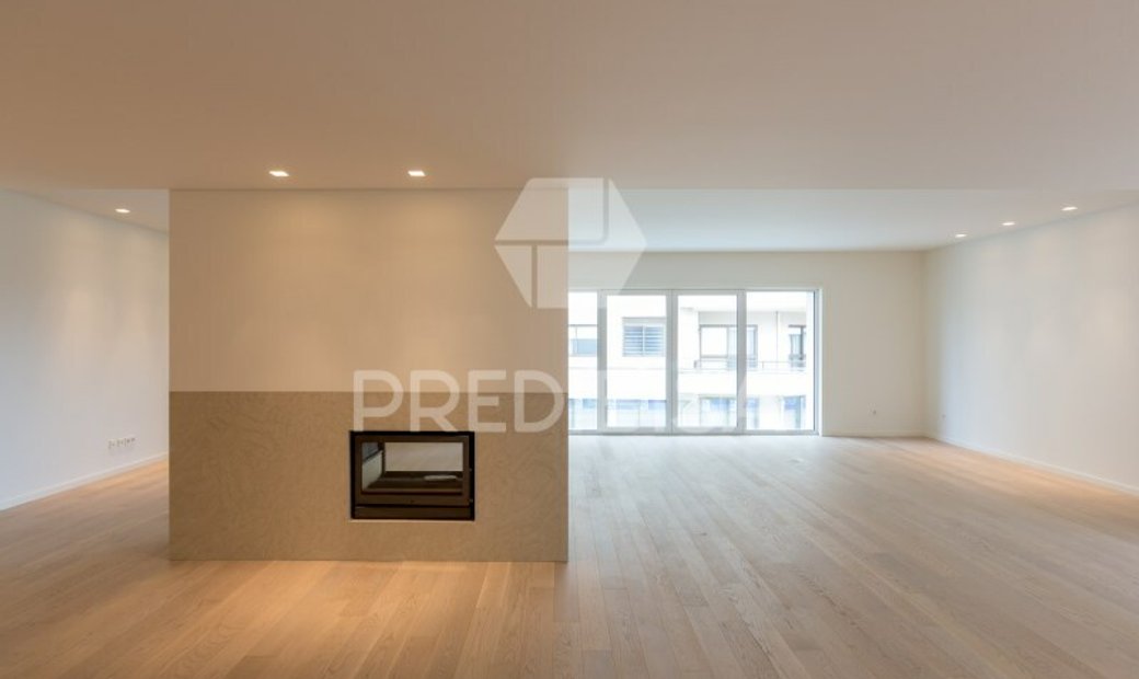 Apartment 4 Bedrooms Sale Porto In Porto, Porto District, Portugal For