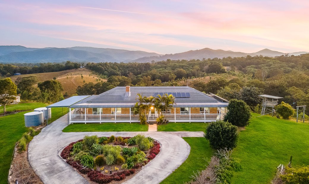 Single Family Kobble Creek Australia In Kobble Creek, Queensland